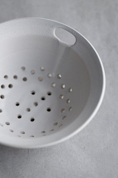 Ceramic Berry Colander - Chalk