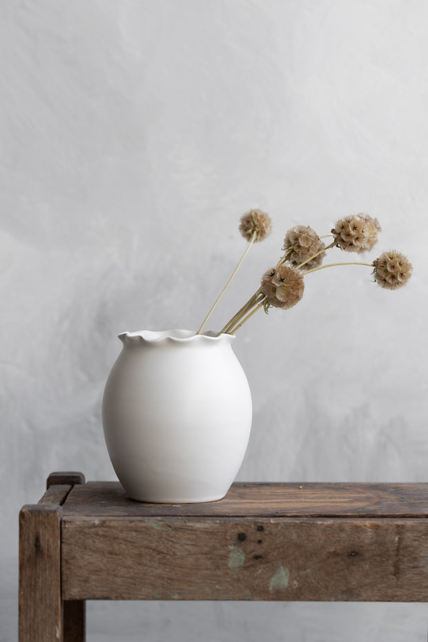 Round Ruffle Vase