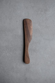 Rounded Walnut Spreader