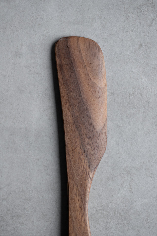 Rounded Walnut Spreader