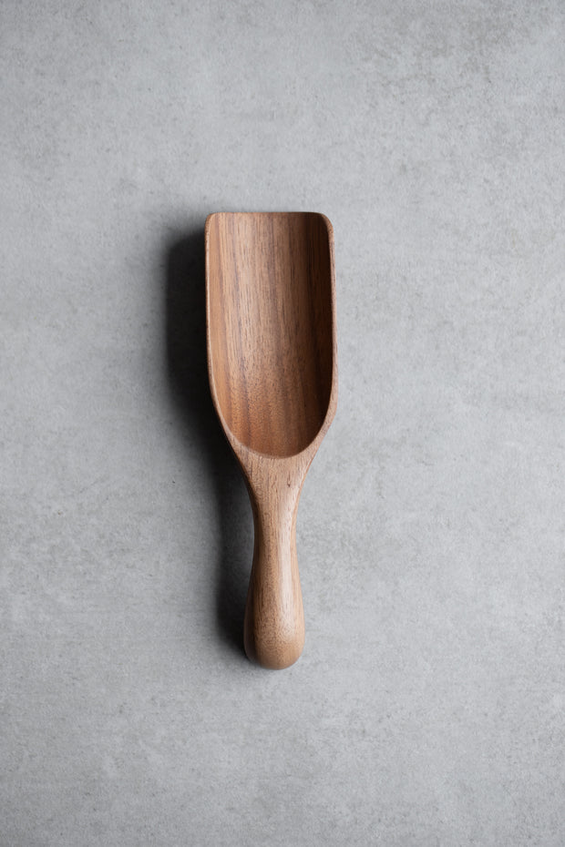 Small Walnut Scoop