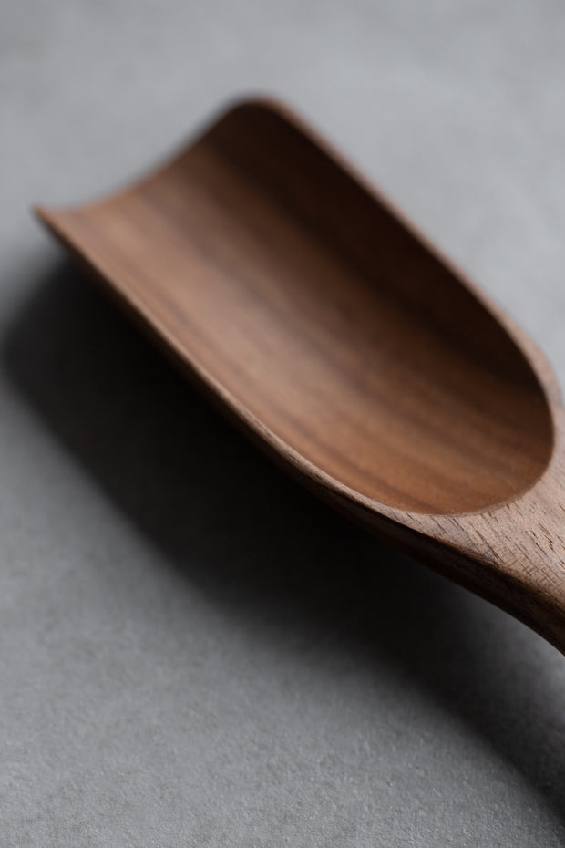 Small Walnut Scoop